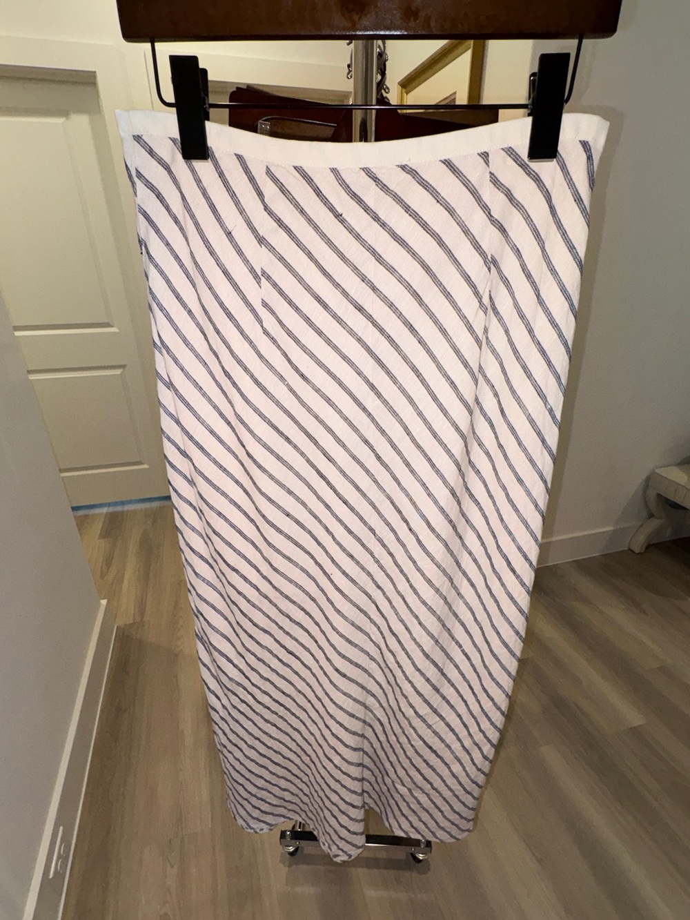 J Crew Linen Stripe Ivory Black Maxi Pull On Skirt Sz Small - Picture 2 of 10